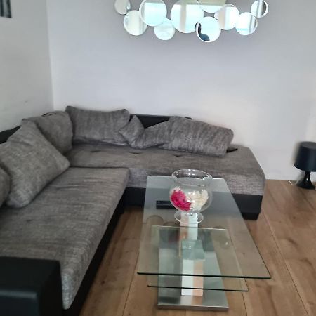 Sehr Schöne drei Zimmer Delüx Wohnung in Sindelfingen Exterior foto