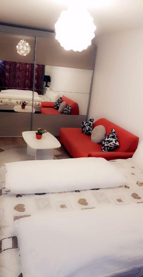 Sehr Schöne drei Zimmer Delüx Wohnung in Sindelfingen Exterior foto
