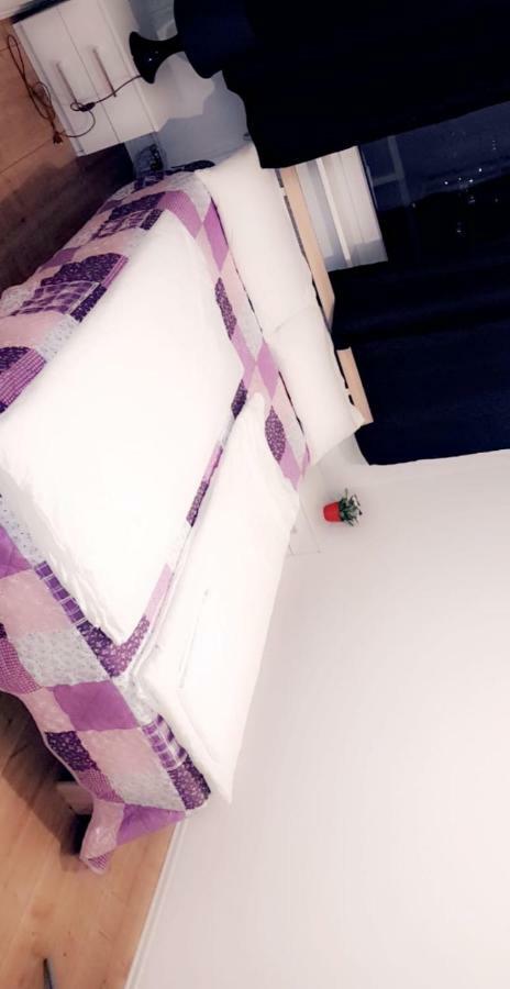 Sehr Schöne drei Zimmer Delüx Wohnung in Sindelfingen Exterior foto